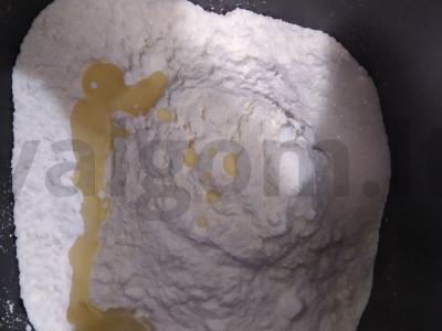 Baltas duona duonos kepimo mašinoje Žingsnis 3