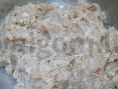 Žuvies kotletai su manų kruopomis Žingsnis 1