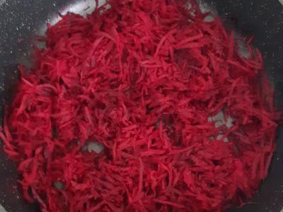 Ryškus burokėlių sriuba su grietine Žingsnis 2