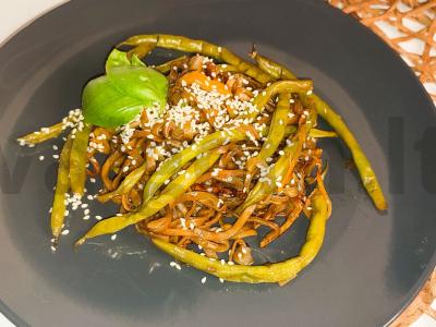 Soba su žaliąja pupelių pagal azijietišką receptą pagrindine nuotrauka