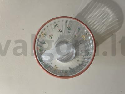 Alkoholinis kokteilis „Mėlyna lagūna“ su ledu Žingsnis 1