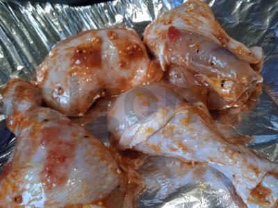 Vištiena pomidorų marinate su Briuselio kopūstais Žingsnis 2