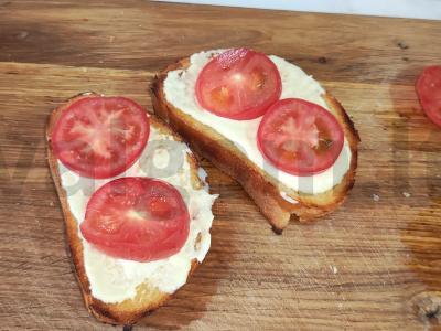 Aštrūs brusketai su pomidorais ir provanso žolelėmis Žingsnis 5