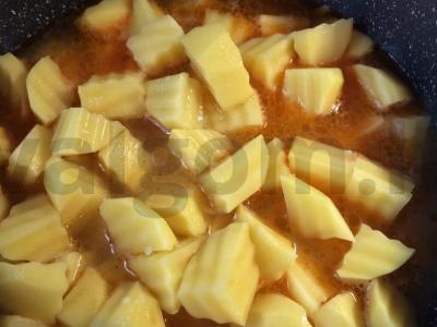 Troškinti bulvės su kiauliena ir morkomis Žingsnis 3