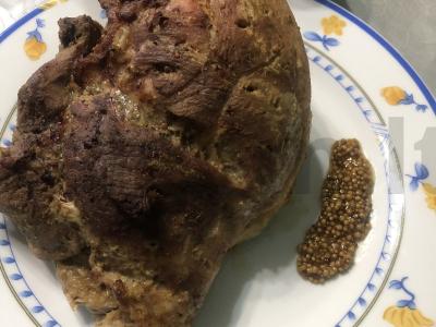 Namų šoninė iš kiaulienos folijoje pagrindine nuotrauka