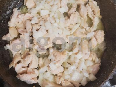 Švelnus vištienos frikase su pievagrybiais Žingsnis 2