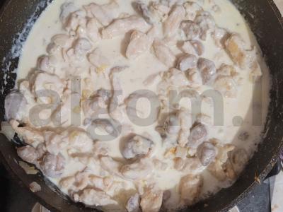 Švelnus vištienos frikase su pievagrybiais Žingsnis 5