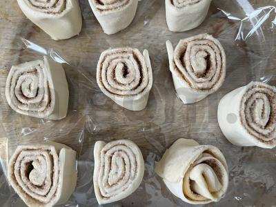Cinnabon bandelės su grietinės kremu Žingsnis 7