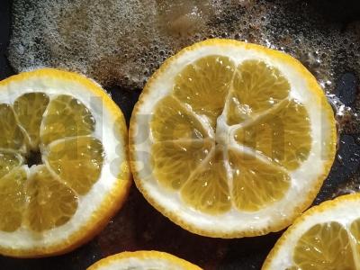 Sumuštinis su kamamberu ir karamelizuota apelsinu pusryčiams Žingsnis 1