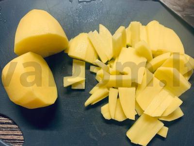 Bulvės su marinuotais svogūnais ir šonine kaip vaikystėje Žingsnis 1