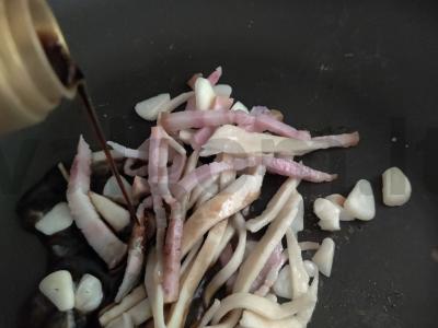 Česnakiniai spagečiai su šonine Žingsnis 13