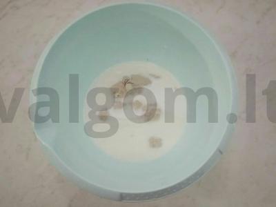 Namų abrikosų džemu užpildyti rageliai Žingsnis 1