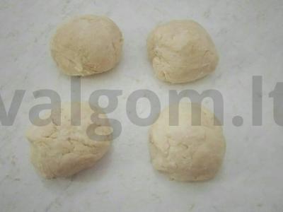 Namų abrikosų džemu užpildyti rageliai Žingsnis 3