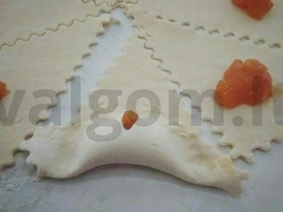 Namų abrikosų džemu užpildyti rageliai Žingsnis 4