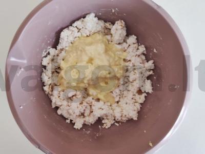 Nuostabi varškės šventinė tiramisu Žingsnis 1