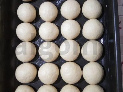 Česnakiniai pampuškos prie boršo Žingsnis 6