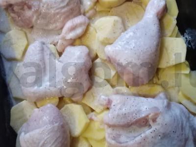 Vištiena su bulvėmis, grietine ir prieskoniais orkaitėje Žingsnis 4