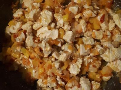 Kalakutiena, troškinta su daržovėmis pagrindine nuotrauka