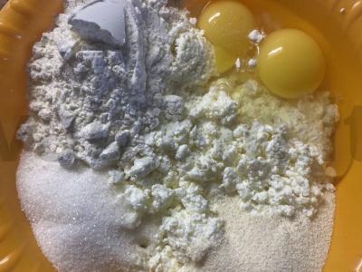 Sūrio blynai su manų kruopomis ir rugių miltais Žingsnis 1