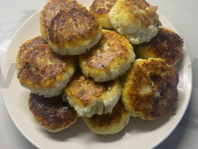 Sūrio blynai su manų kruopomis ir rugių miltais pagrindine nuotrauka