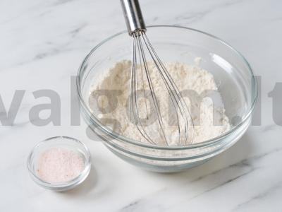 Purūs blynai su obuoliu Žingsnis 1