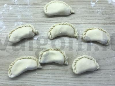 Koldūnai su varške ir džiovintais duonos gabalėliais Žingsnis 3