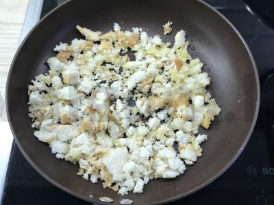 Koldūnai su varške ir džiovintais duonos gabalėliais Žingsnis 4