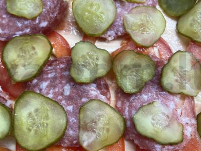 Pica „Salami“ su vyšniniais pomidorais Žingsnis 5
