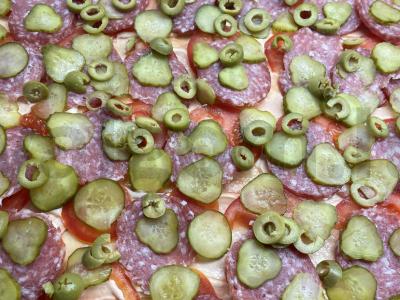 Pica „Salami“ su vyšniniais pomidorais Žingsnis 6