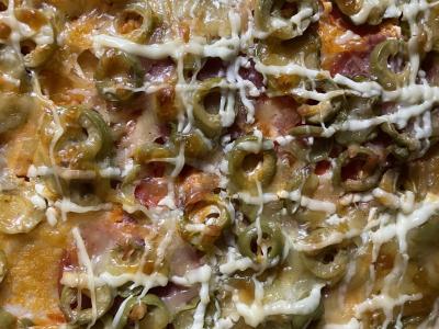 Pica „Salami“ su vyšniniais pomidorais pagrindine nuotrauka