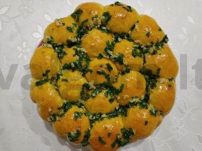 Skani bandelės su dešrelėmis pagrindine nuotrauka