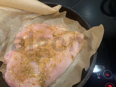 Vištienos krūtinėlė prieskoniuose Žingsnis 4