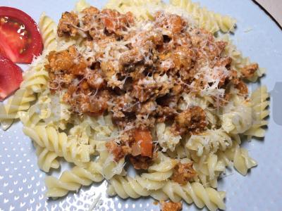 Pasta su bolonijos padažu pagrindine nuotrauka