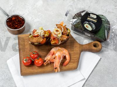 Naudingos avokado „valtelės“ su krevetėmis pagrindine nuotrauka