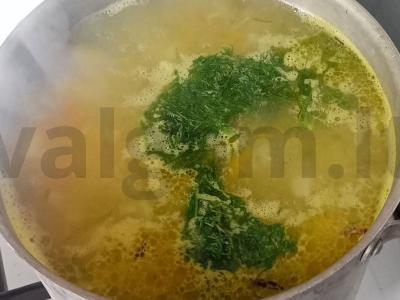 Vištienos sriuba su makaronais ir bulvėmis Žingsnis 6