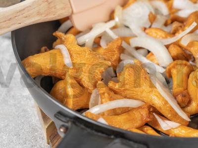 Šilauogės su bulvėmis orkaitėje Žingsnis 1