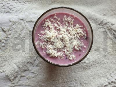 Pieno kokteilis su uogomis „Gaivumas“ pagrindine nuotrauka