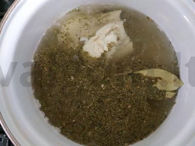 Itališkas salotas su kumpiu ir granatų sėklomis Žingsnis 1