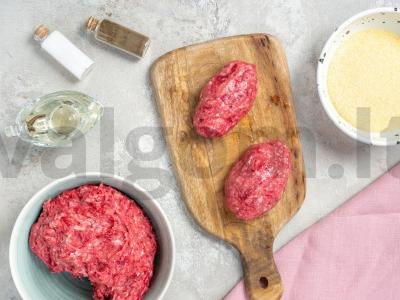 Burokėlių kotletai su kalakutienos filė ir liesa jautiena Žingsnis 1