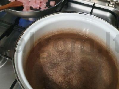 Grikių makaronai su vištiena ir daržovėmis pomidorų padaže Žingsnis 2