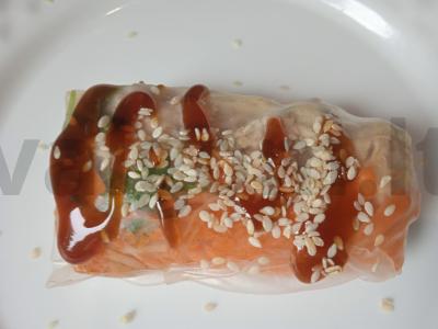 Vietnamo ritinys su enoki grybais ir vištiena pagrindine nuotrauka