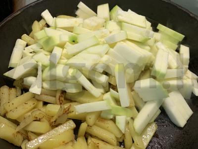 Troškinti daržovės su faršu Žingsnis 3