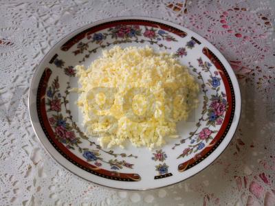 Kiaušiniai, įdaryti burokėliais, sūriu ir kiaušinio tryniais Žingsnis 3