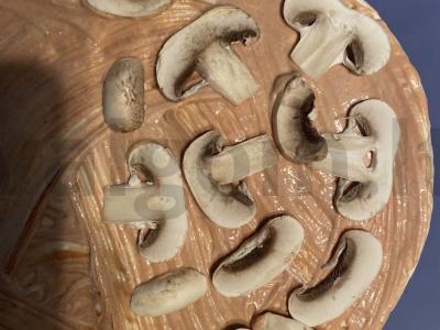 Pica su sultingais ananasais, dešra ir pievagrybiais Žingsnis 2