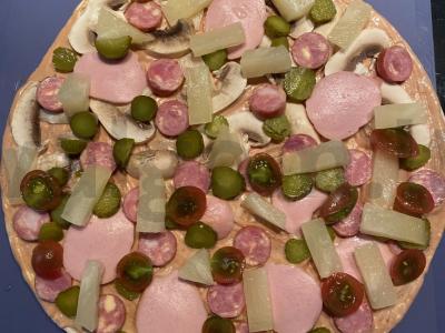 Pica su sultingais ananasais, dešra ir pievagrybiais Žingsnis 4