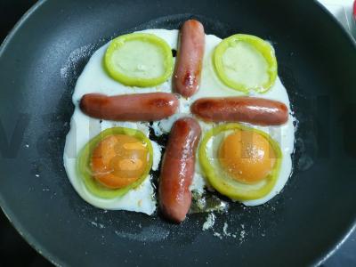 Kiaušinienė su saldžiuoju pipiru ir sacibeli Žingsnis 3