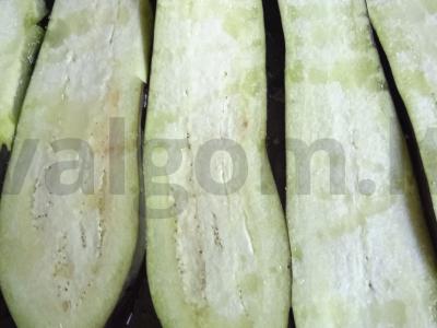 Baklažanų ritinėliai su daržovėmis Žingsnis 1