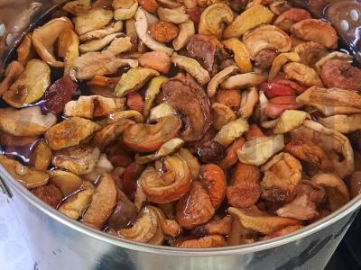 Džiovintų vaisių kompotas Žingsnis 4