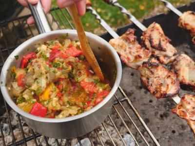 Šašlykas iš vištienos šlaunelių ant anglių ir adžapsandalio Žingsnis 9