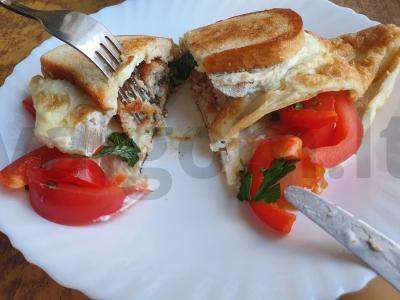 Vyrų sumuštinis su vištienos kotletu pagrindine nuotrauka